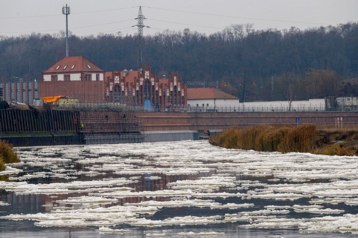 IMGW ostrzega przed roztopami - odwilż w pełni