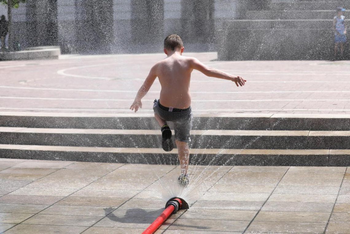 IMGW ostrzega: upały w całym kraju; do 34 st. C