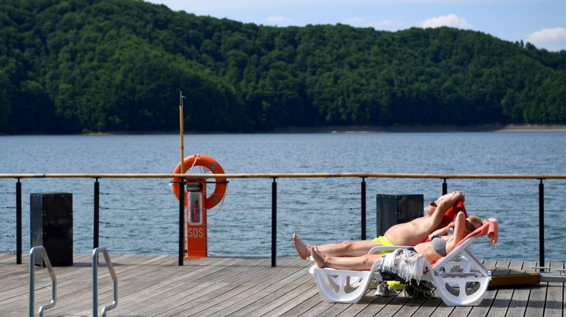 Jak przetrwać falę upałów radzą kardiolog i ratownik wodny