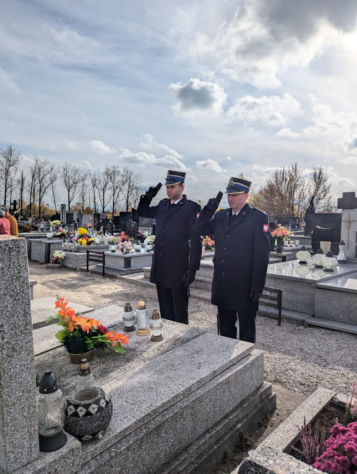 Jędrzejowscy strażacy uczcili pamięć zmarłych funkcjonariuszy