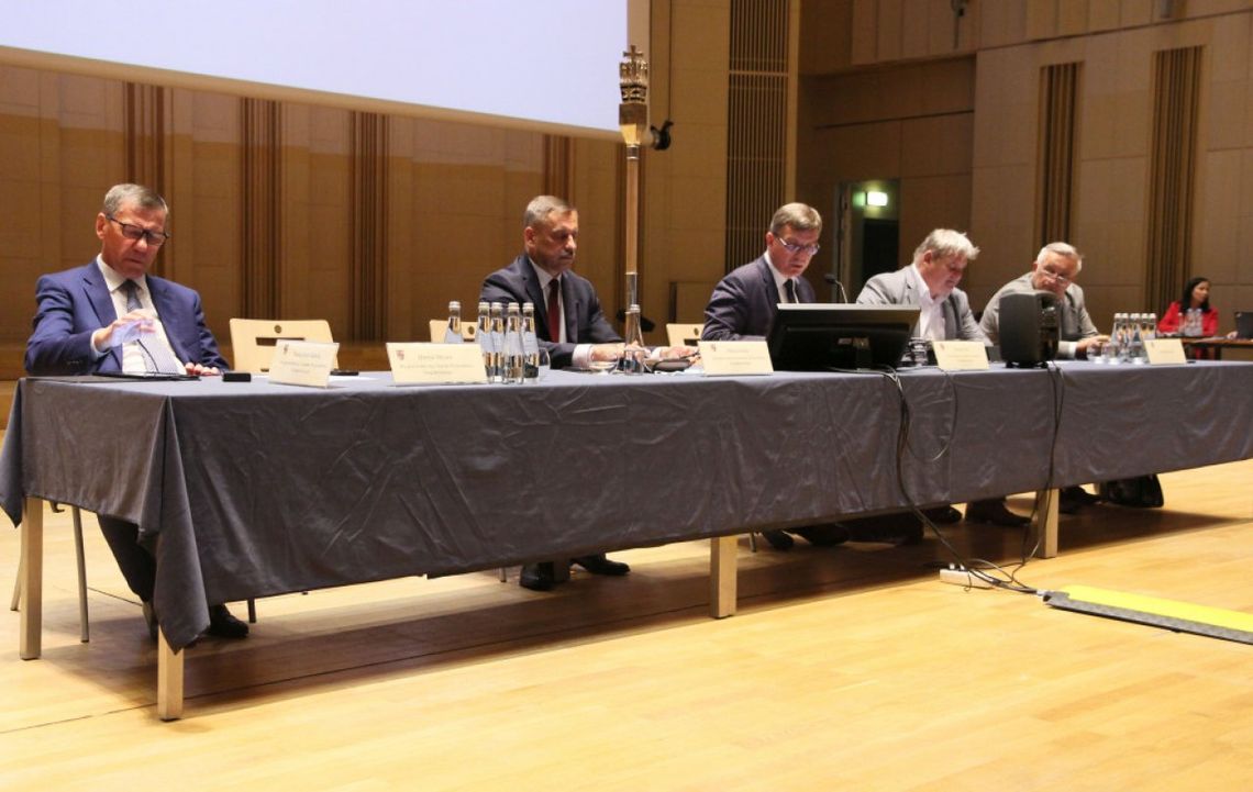 Jest wotum zaufania dla Zarządu Województwa Świętokrzyskiego Jest wotum zaufania dla Zarządu Województwa Świętokrzyskiego