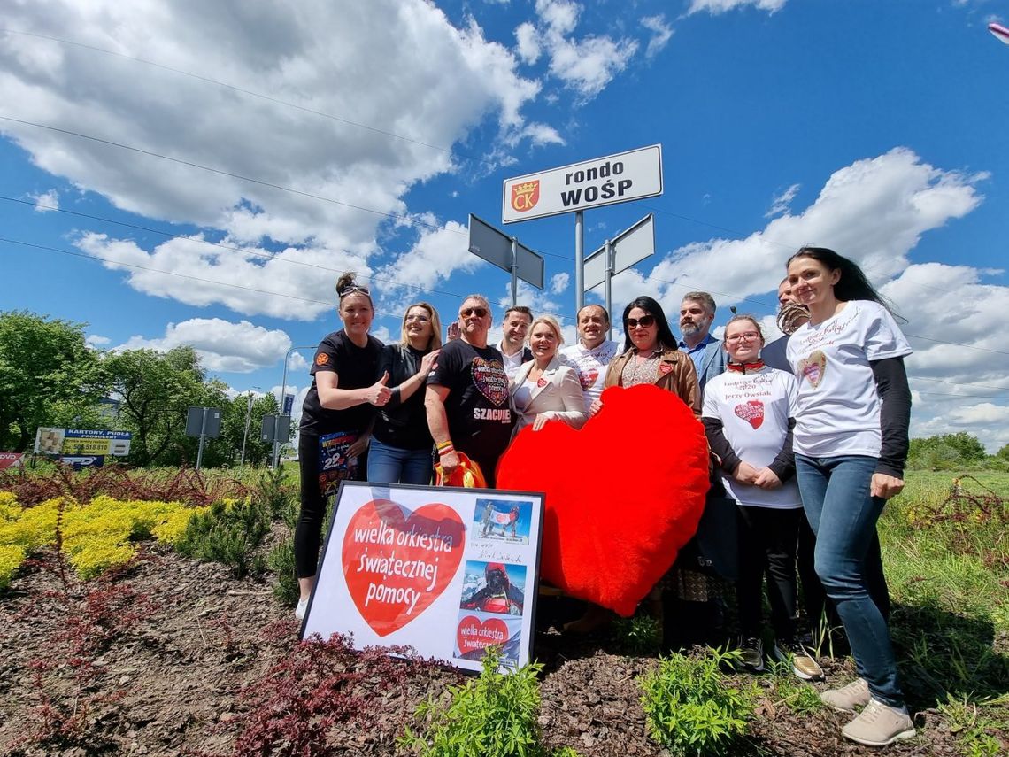 Jurek Owsiak na otwarciu ronda im. WOŚP w Kielcach