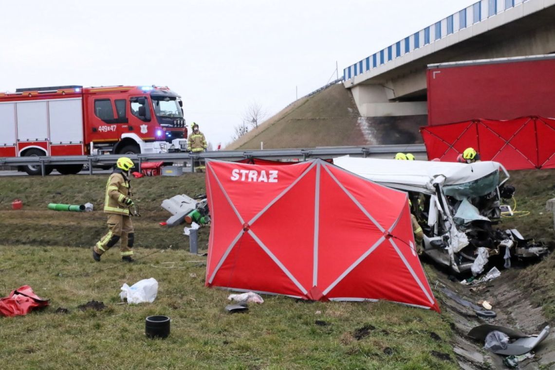 Już 800 wypadków na drogach w ferie. Powodem nadmierna prędkość i śliskie drogi