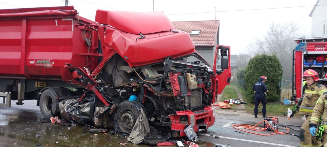 Kierowca ciężarówki trafił do szpitala