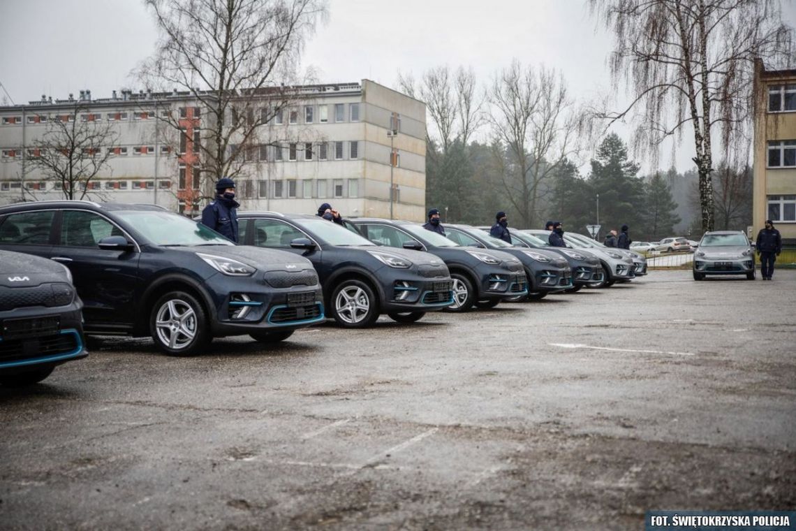 Kolejne elektryczne samochody trafiły do świętokrzyskich komend policji