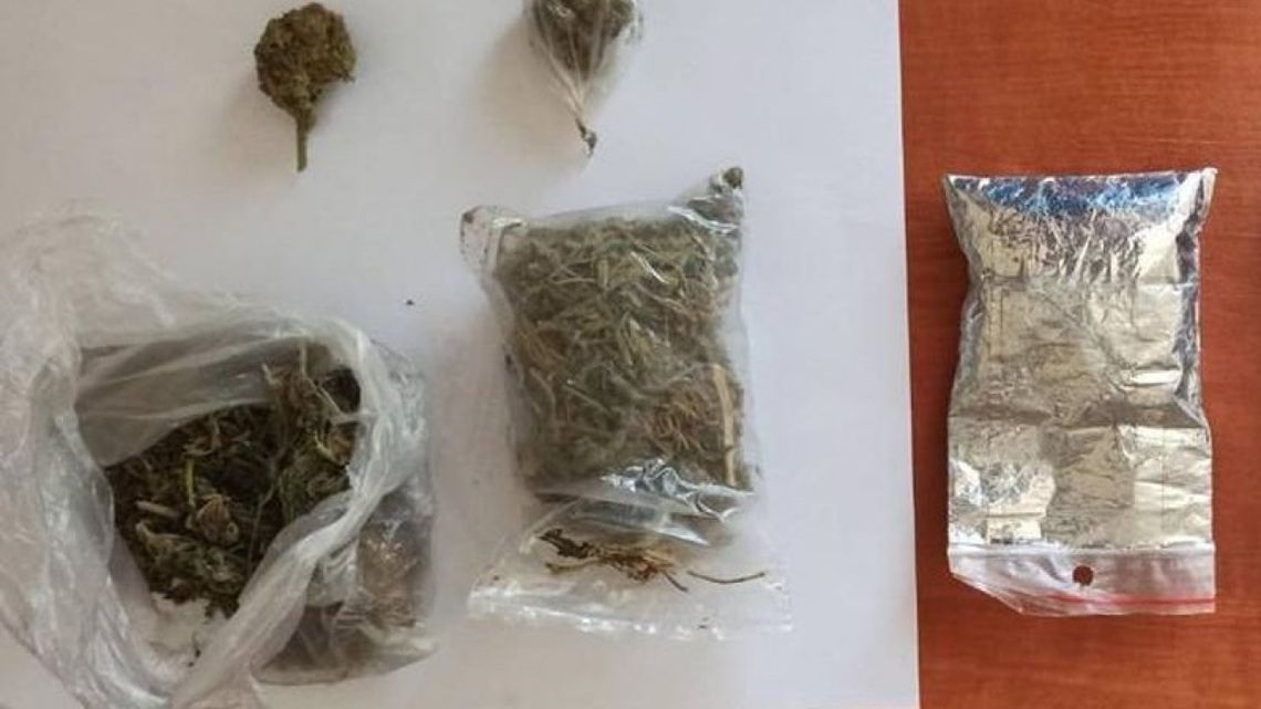 Kolejne narkotyki zdjęte z rynku. W tej sprawie funkcjonariusze zatrzymali dwie osoby