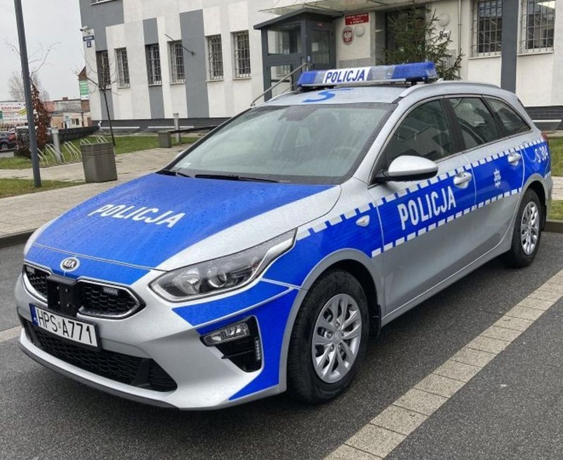 Kolejny nowy radiowóz trafił do policjantów w Końskich 