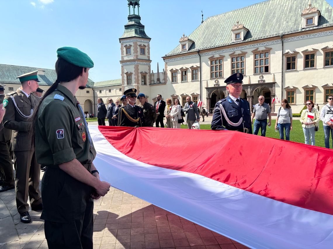 "Konstytucja 3 Maja to testament dla pokoleń". W Kielcach apel pamięci i salwa honorowa
