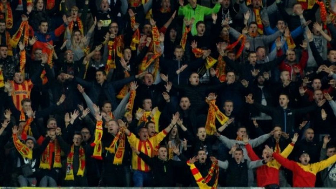 Korona znów wygrywa