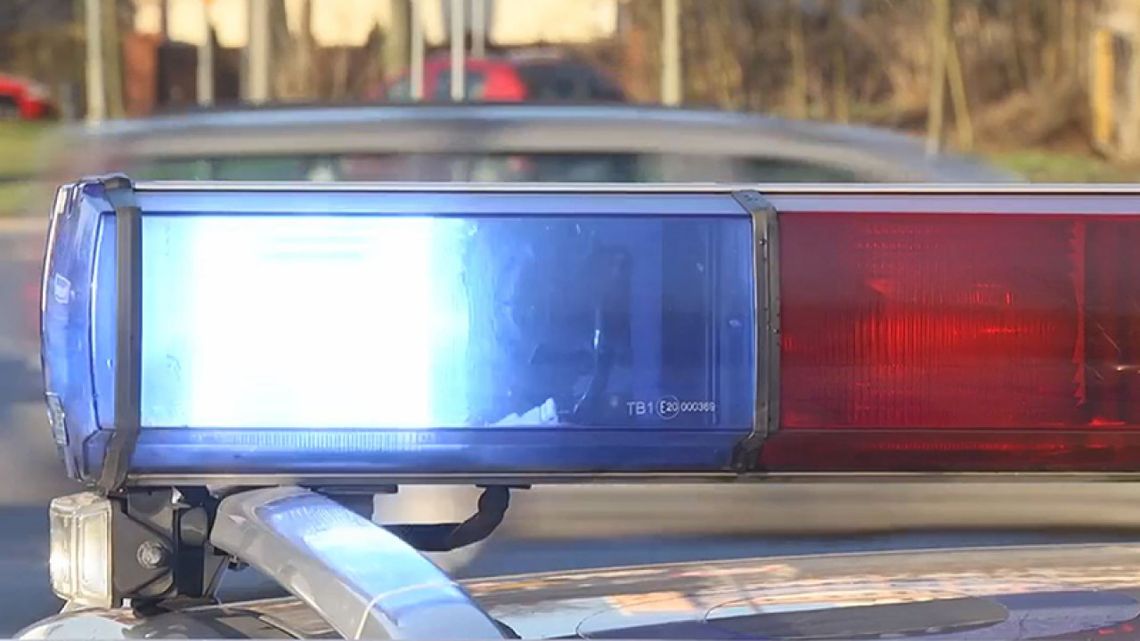 Mała Lenka pod eskortą policjantów z grupy SPEED