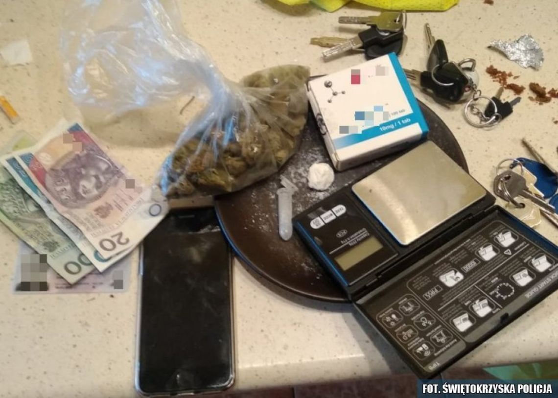 Marihuana i medykamenty zabezpieczone u 42-letniego kielczanina