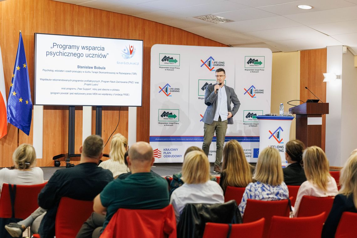 Między szkołą, a pracą