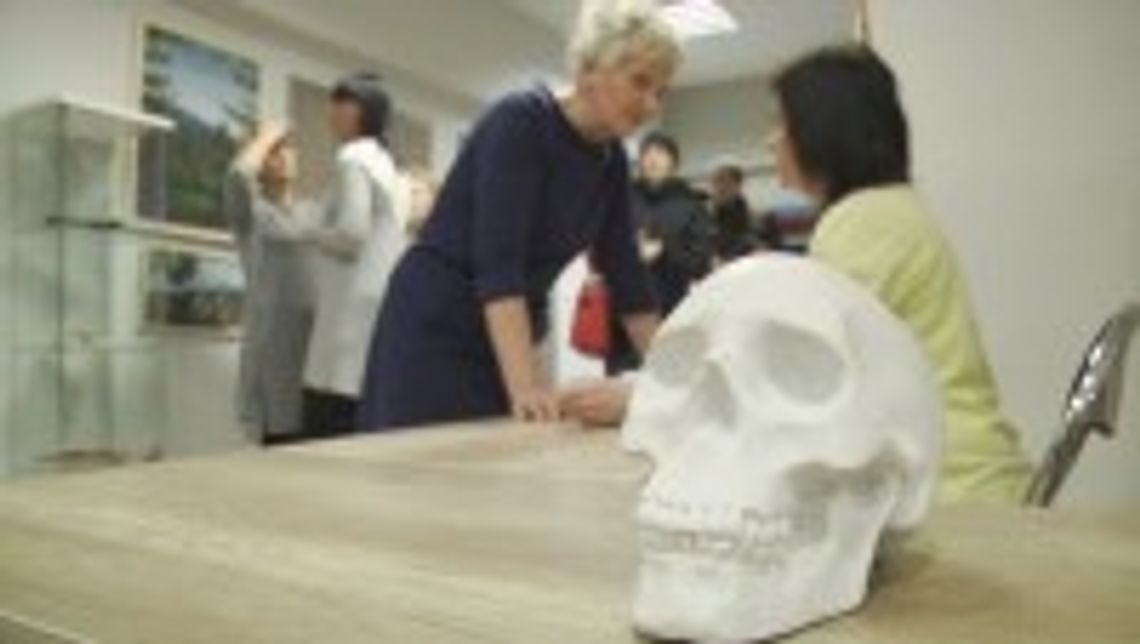 Mikołajkowa giełda prac w kieleckim "Plastyku"