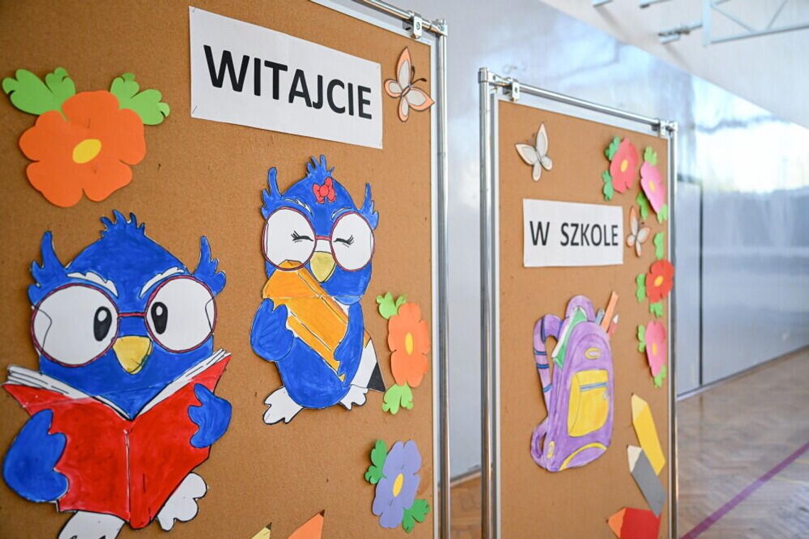 Ministerstwo Edukacji Narodowej: w bazach kuratorów jest 12,7 tys. ofert pracy dla nauczycieli, najwięcej w przedszkolach Ministerstwo Edukacji Narodowej: w bazach kuratorów jest 12,7 tys. ofert pracy dla nauczycieli, najwięcej w przedszkolach