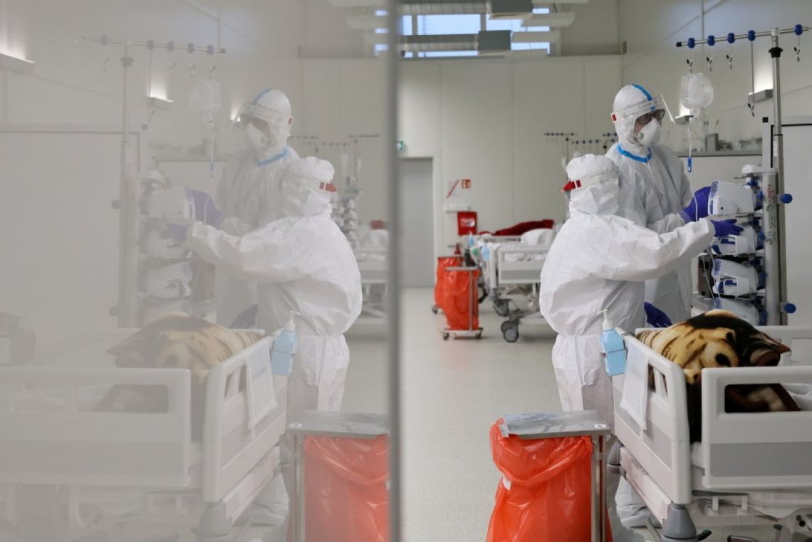 Ministerstwo Zdrowia: 53 420 nowych zakażeń koronawirusem - to najwięcej w pandemii, zmarło 276 osób z COVID-19 Ministerstwo Zdrowia: 53 420 nowych zakażeń koronawirusem - to najwięcej w pandemii, zmarło 276 osób z COVID-19