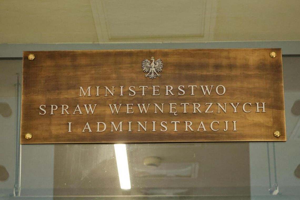 MSWiA: apelujemy o zachowanie spokoju, śledzenie komunikatów służb i nieuleganie dezinformacji MSWiA: apelujemy o zachowanie spokoju, śledzenie komunikatów służb i nieuleganie dezinformacji