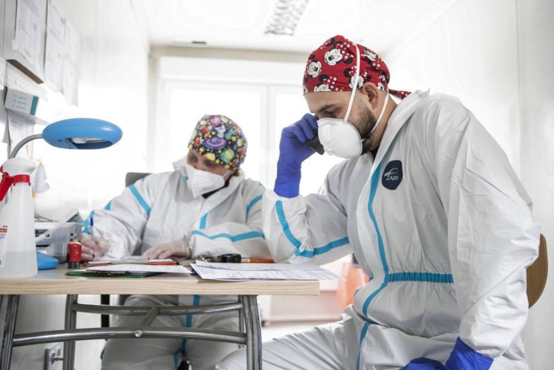 MZ: 12 762 nowe zakażenia koronawirusem, zmarły 694 osoby