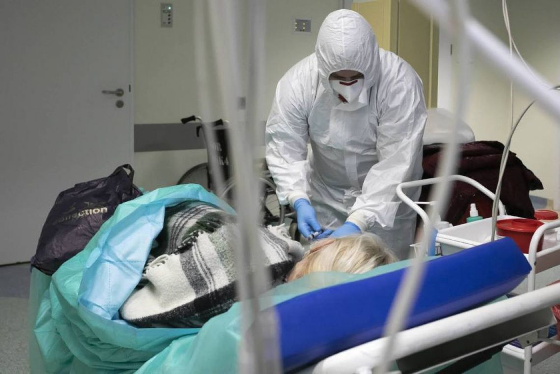 MZ: 35 251 nowych przypadków zakażenia koronawirusem – najwięcej od początku pandemii, zmarło 621 osób MZ: 35 251 nowych przypadków zakażenia koronawirusem – najwięcej od początku pandemii, zmarło 621 osób