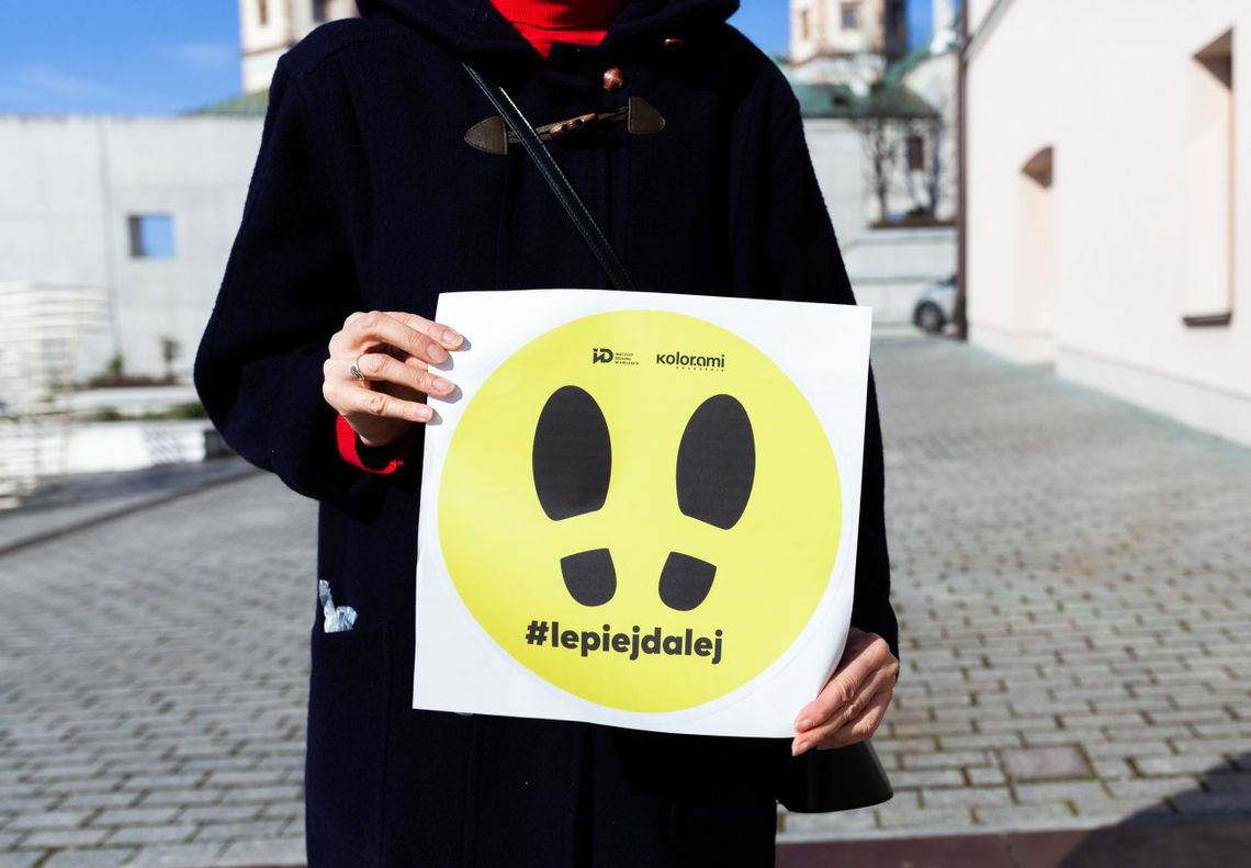 Naklejki #lepiejdalej bezpłatnie dostępne dla mieszkańców Naklejki #lepiejdalej bezpłatnie dostępne dla mieszkańców