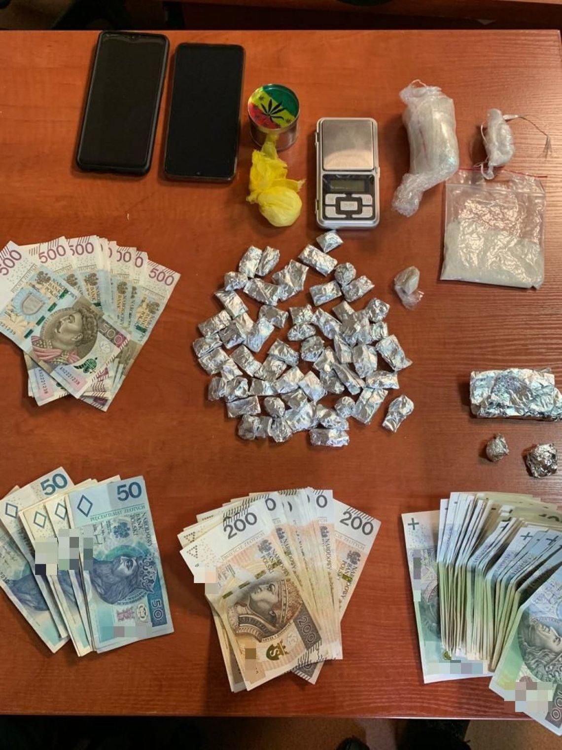 Narkotykowe zatrzymania na terenie powiatu kieleckiego Narkotykowe zatrzymania na terenie powiatu kieleckiego