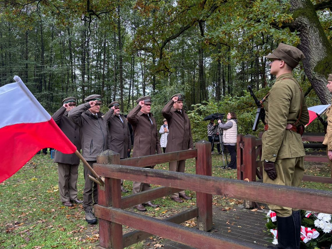 Niekłański Październik – pamięć, historia i edukacja młodego pokolenia Niekłański Październik – pamięć, historia i edukacja młodego pokolenia