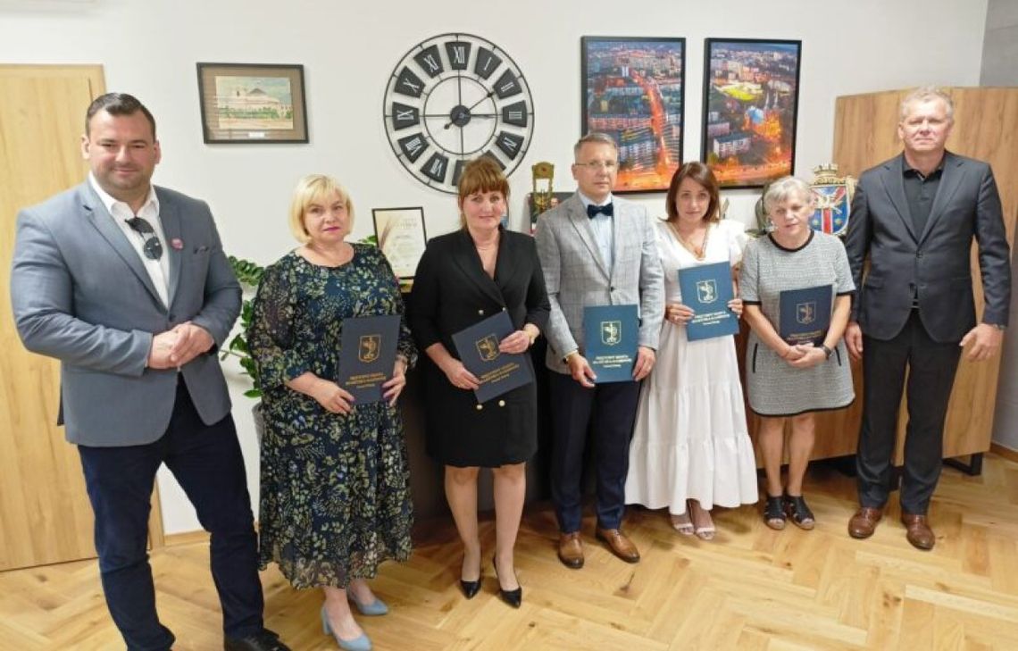 Nowe dyrektorskie kadencje w kilku szkołach i przedszkolach