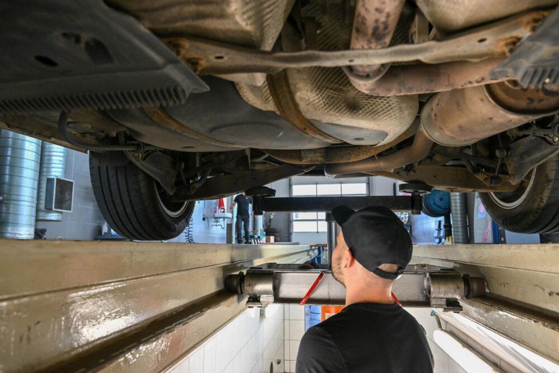 Od piątku obowiązują wyższe opłaty za obowiązkowe badanie techniczne pojazdów Od piątku obowiązują wyższe opłaty za obowiązkowe badanie techniczne pojazdów