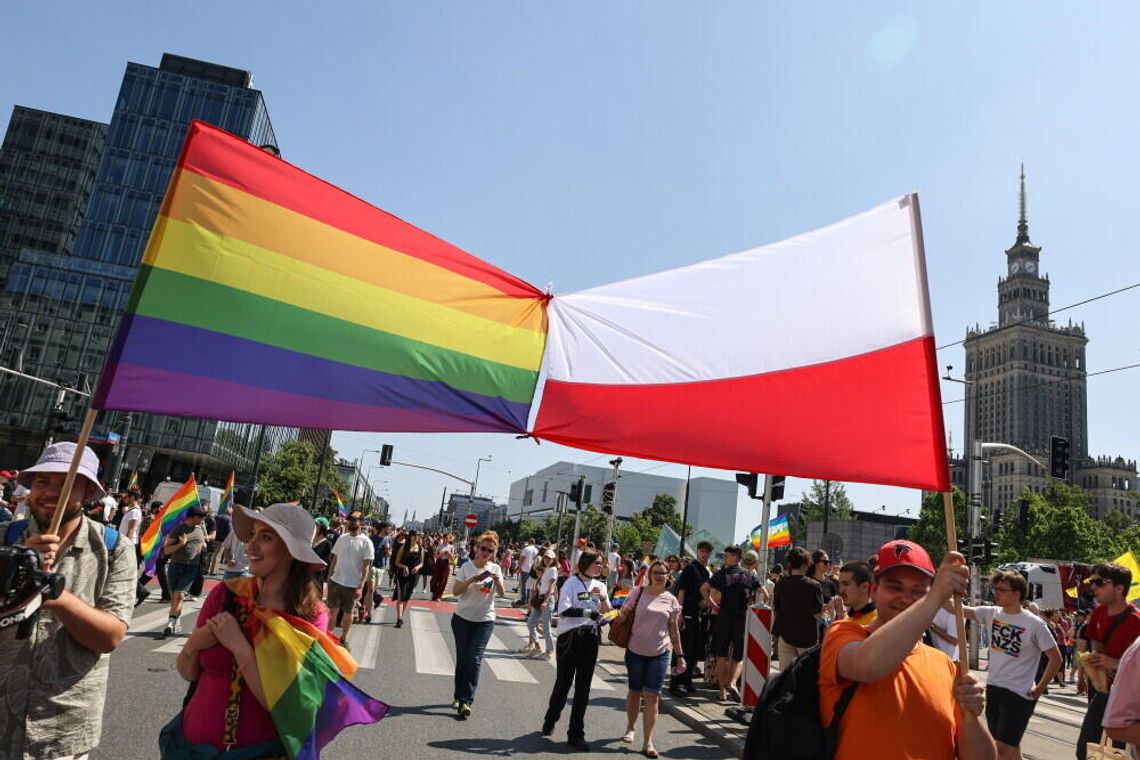 Parada Równości w Warszawie pod hasłem "Odpowiedzią jest miłość!"