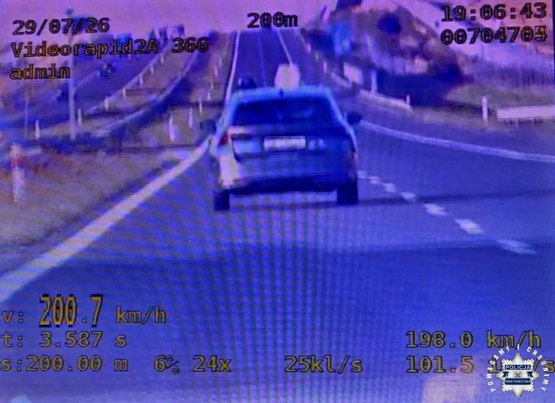 Pędził 200 km/h Pędził 200 km/h