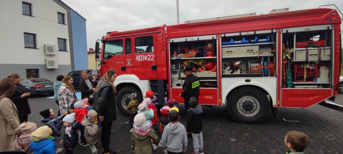 Pokazy buskich strażaków dla przedszkolaków w Siesławicach