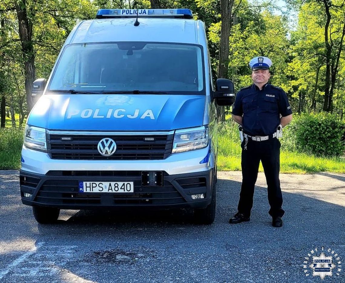 Policjant wraz synem ruszył na pomoc poszkodowanemu rowerzyście