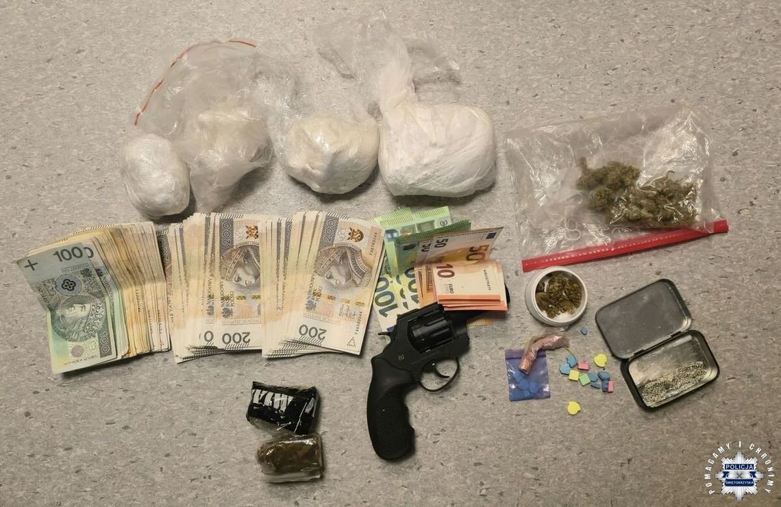 Ponad kilogram amfetaminy w rękach policji Ponad kilogram amfetaminy w rękach policji