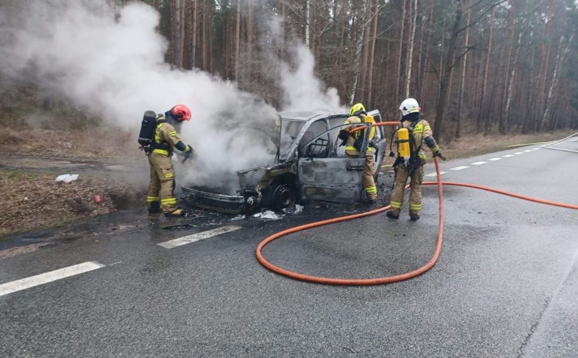 Pożar auta na DK 74