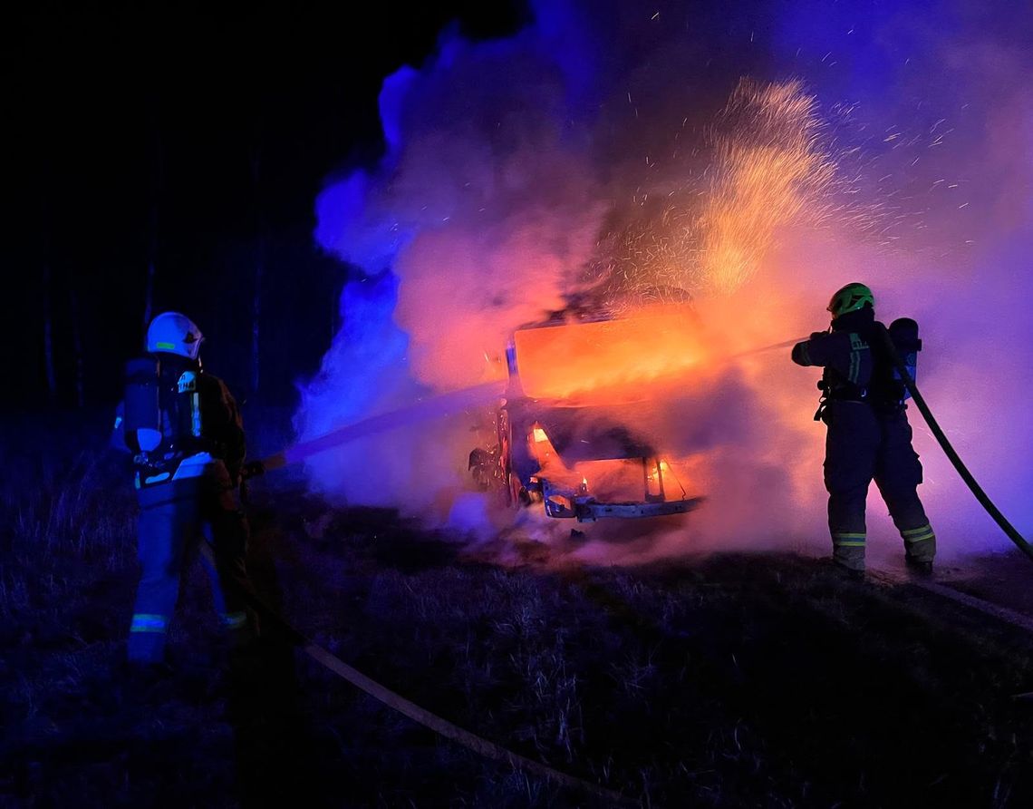Pożar samochodu dostawczego w Wyszynie Fałkowskiej Pożar samochodu dostawczego w Wyszynie Fałkowskiej