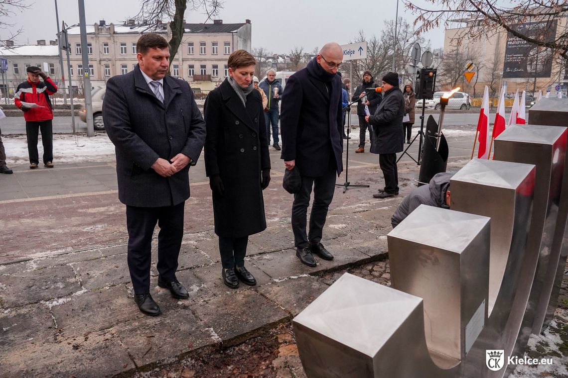 Przy Pomniku Menora upamiętniono ofiary Holokaustu
