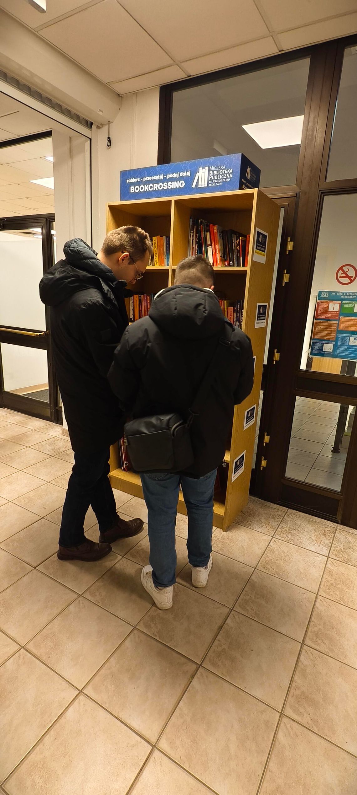 Przynieś, przekaż, zabierz i czytaj!