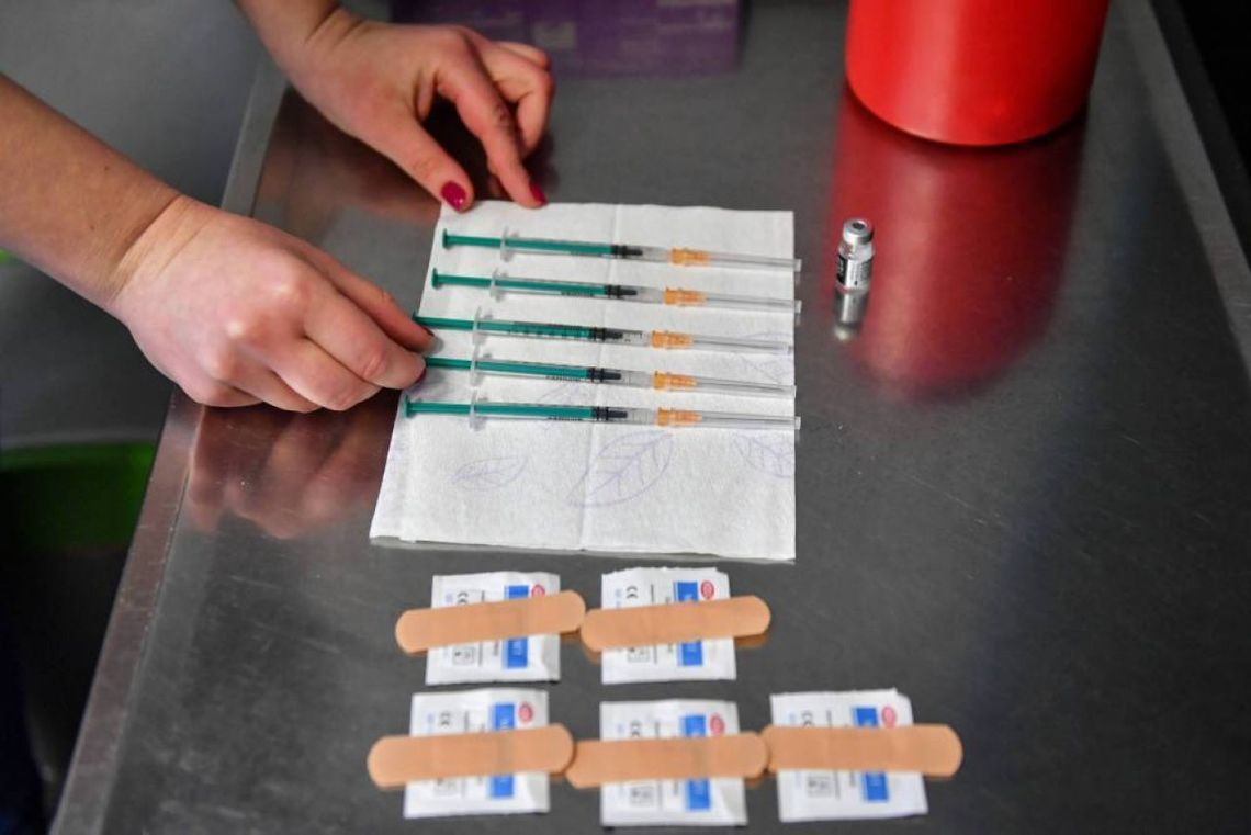 Ruszyła rejestracja na szczepienia przeciw COVID-19 w zakładach pracy