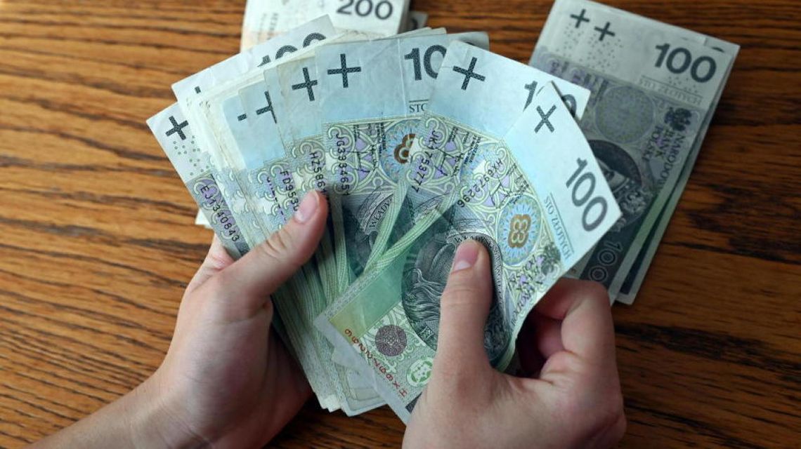 Ruszyły wypłaty czternastych emerytur Ruszyły wypłaty czternastych emerytur