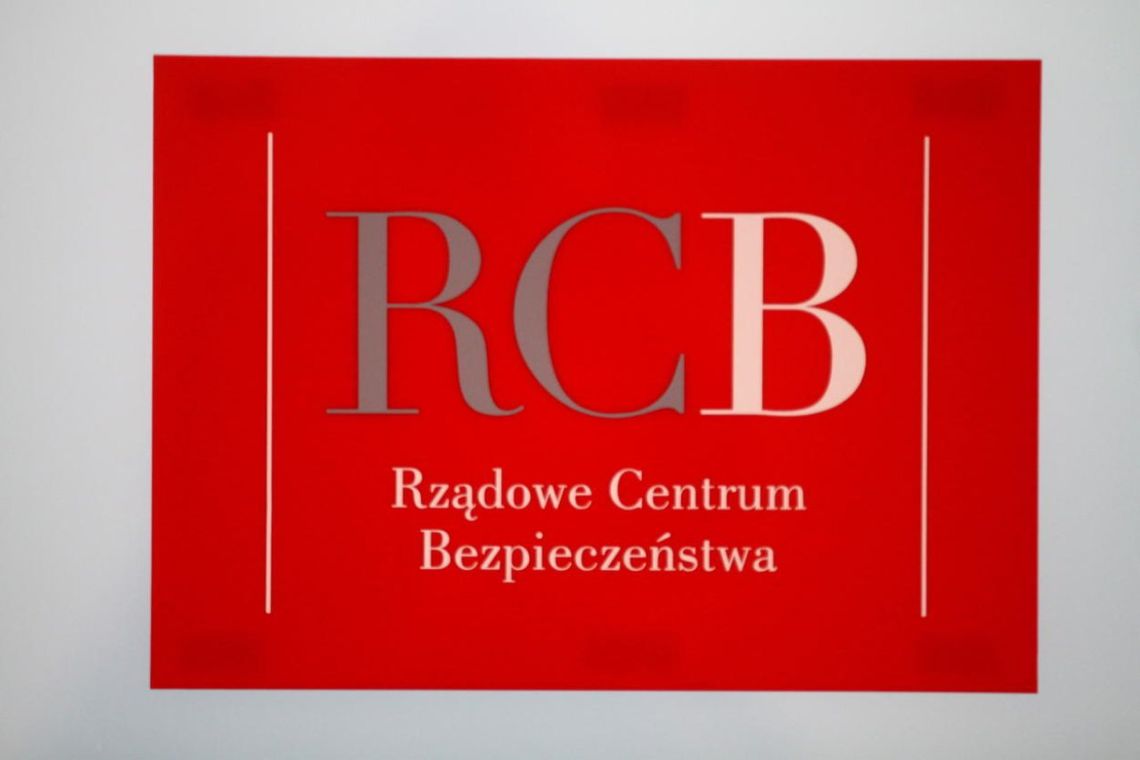 Rządowe Centrum Bezpieczeństwa rozesłało ostrzeżenie przed burzami z gradem i silnym wiatrem