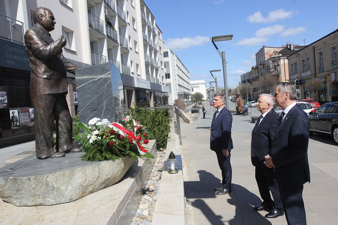 Samorząd województwa świętokrzyskiego uczcił 80. rocznicę zbrodni katyńskiej