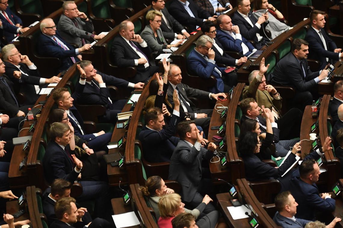 Sejm powołał komisję śledczą do zbadania sprawy tzw. afery wizowej