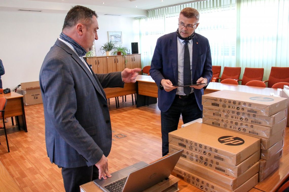 Sprzęt do nauki zdalnej dotarł do Kielc Sprzęt do nauki zdalnej dotarł do Kielc