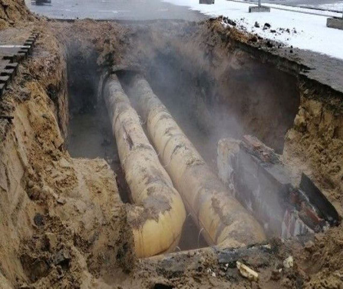 Stan awaryjny zachodniej magistrali sieci ciepłowniczej przy ul. Grunwaldzkiej. Adresy i wszystkie utrudnienia