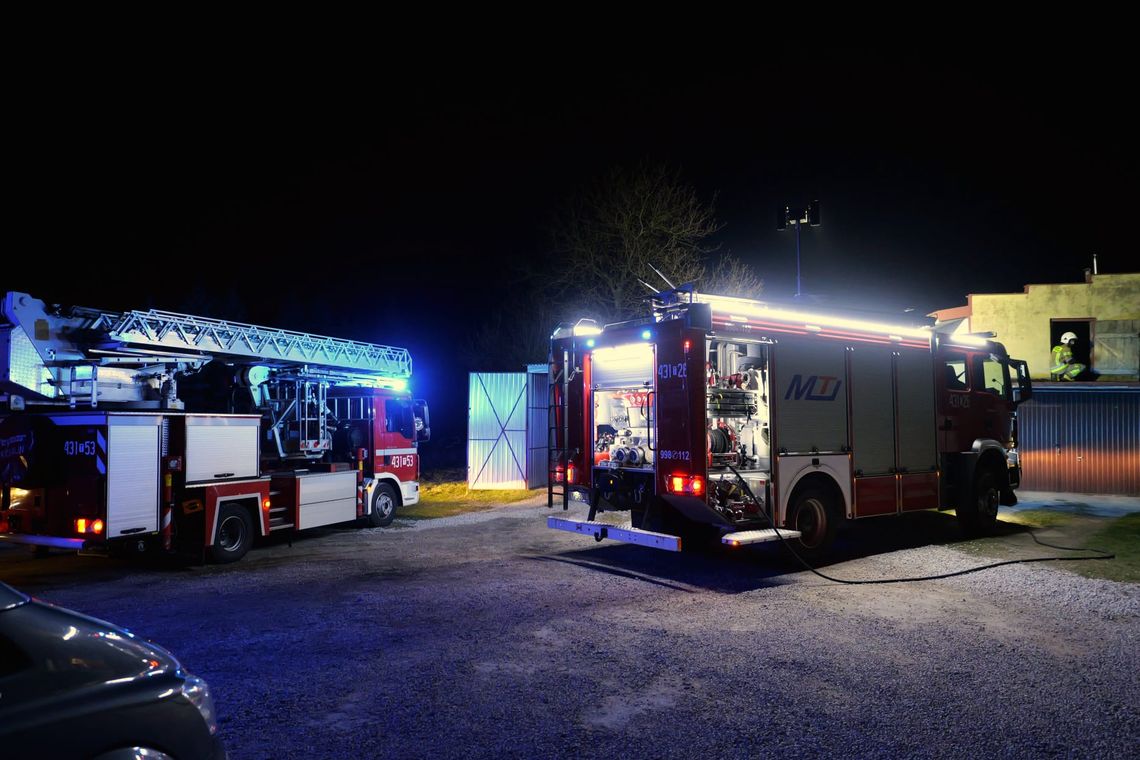 Strażacy prowadzili wielogodzinną akcję