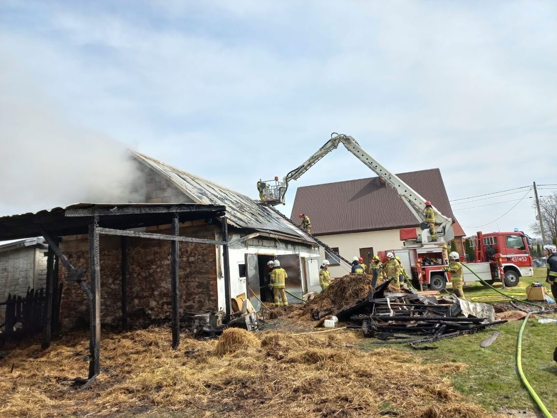 Strażacy zabezpieczyli instalację fotowoltaiczną Strażacy zabezpieczyli instalację fotowoltaiczną