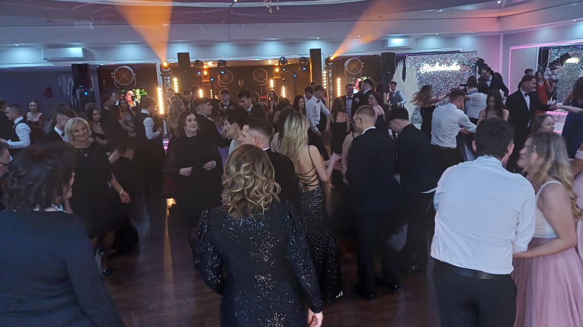 Studniówka 2026 uczniów Zespołu Szkół nr 1 w Jędrzejowie