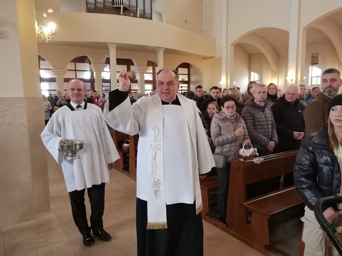 Święcimy pokarmy. Parafia pw. Św. Stanisława B.M. w Kielcach – os. Barwinek