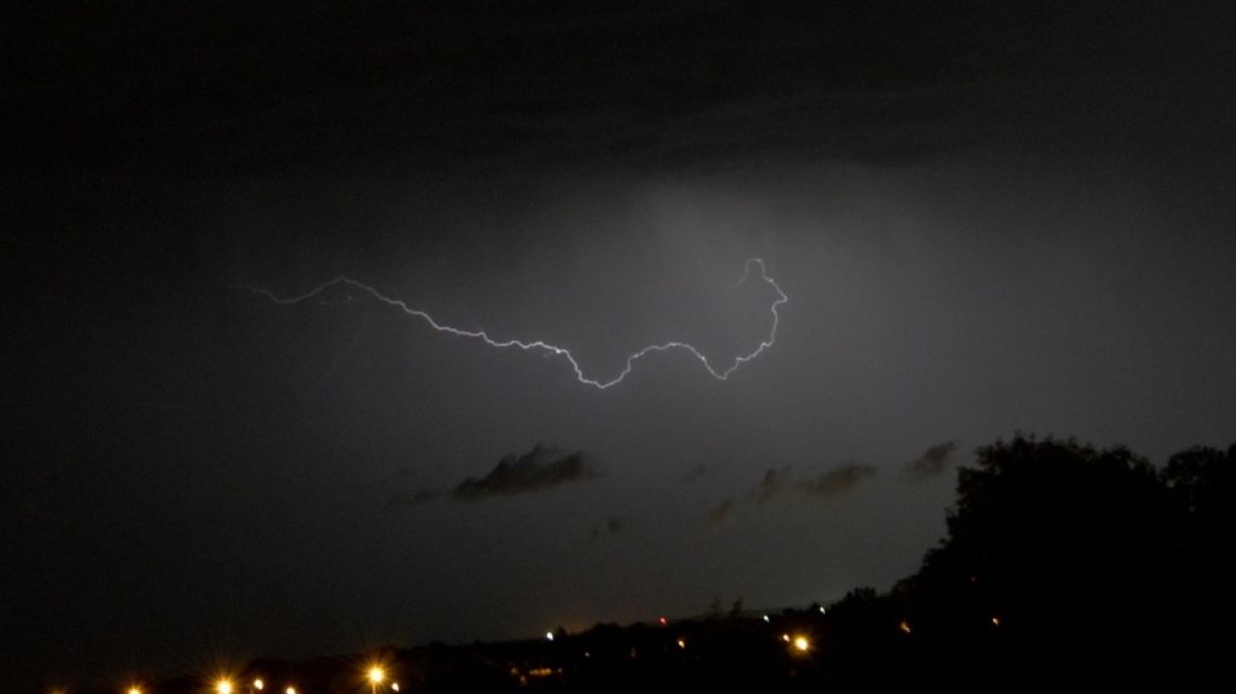 Synoptyk IMGW: od rana możliwe burze, intensywne opady i silny wiatr