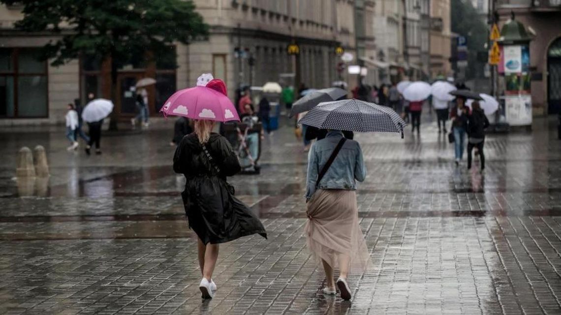 Synoptyk IMGW: w niedzielę powrót gwałtowniejszej pogody; możliwy deszcz i burze