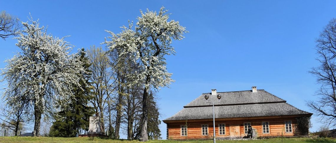 "Szklany Dom" w Ciekotach ze wsparciem programu "Kultura w sieci"